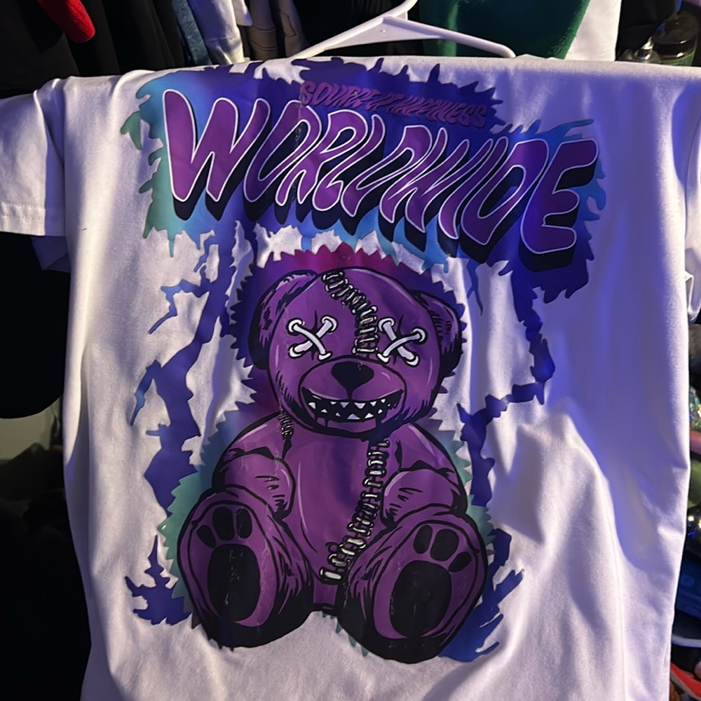 Small/medium shirt oversized kinda im just selling clothes i have to many